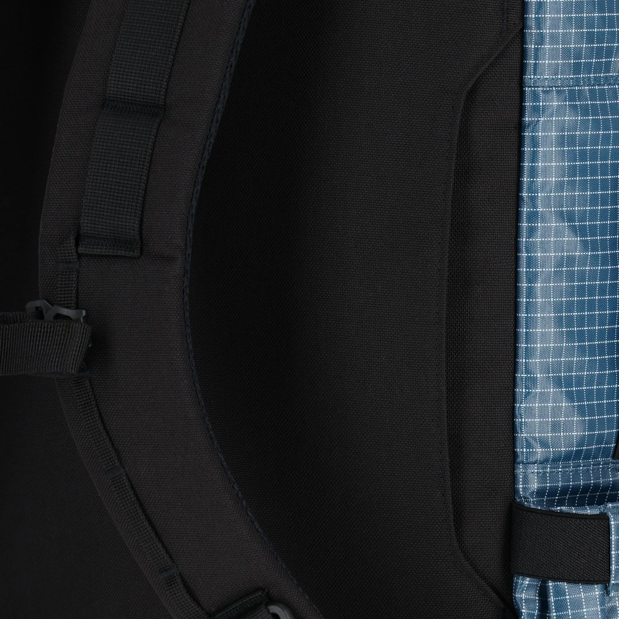 Apex Global Travel Bag 30L - Image 16