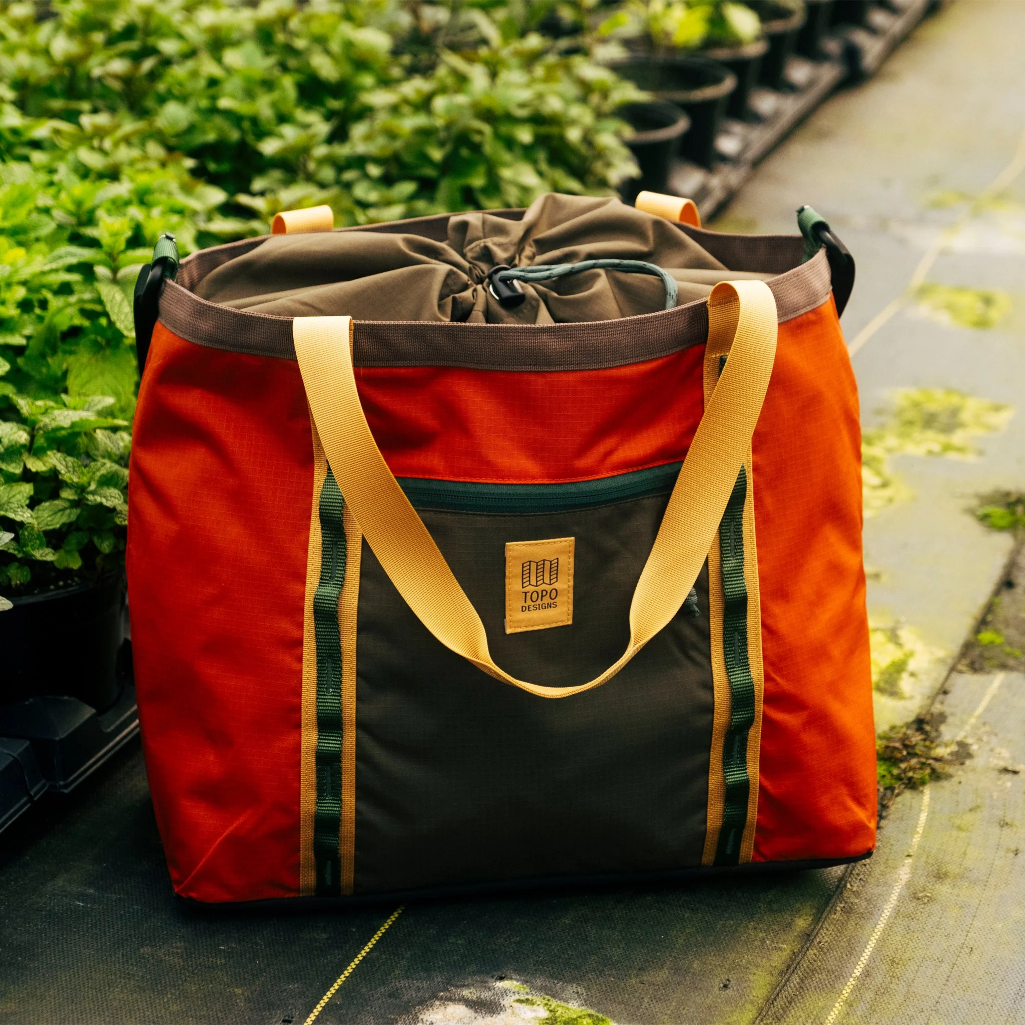 Mountain Utility Tote 33L - Image 5